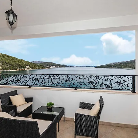 Lovely In With House Sea View شقة مارينا