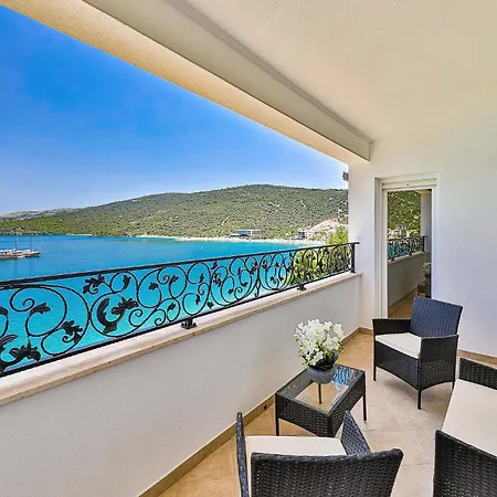 شقة Lovely In With House Sea View