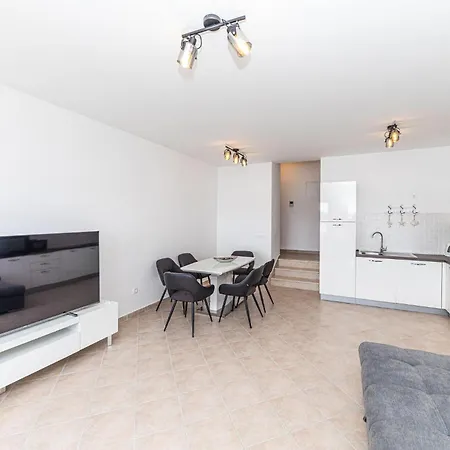 Lovely In With Wi-fi Apartment Marina