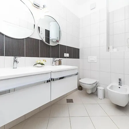 Lovely In With House Sea View شقة *