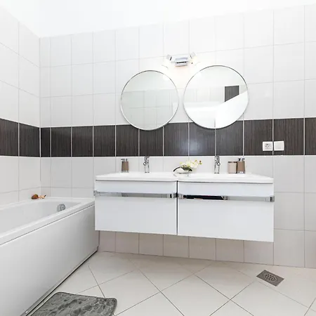 شقة Lovely In With House Sea View *